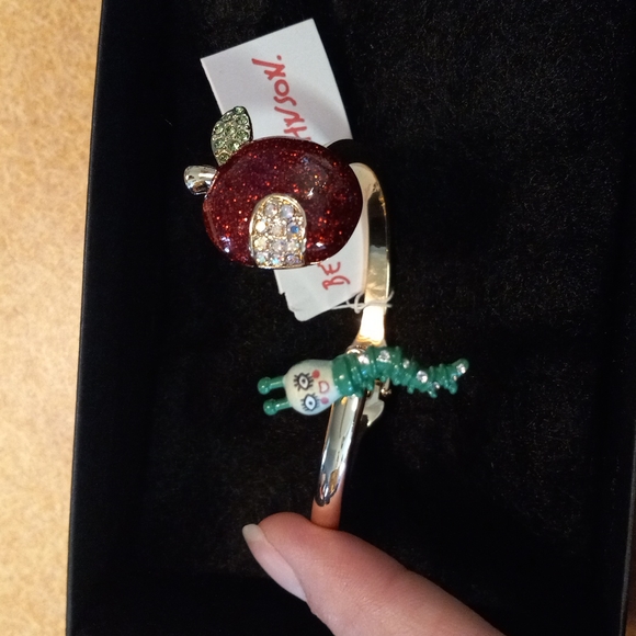 Betsey Johnson Worm 🐛 Apple 🍎 Bracelet ❣️ - Picture 2 of 5